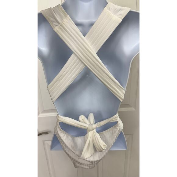 Shein New white medium one piece sexy criss cross back tie waistime v cut front - Picture 3 of 4